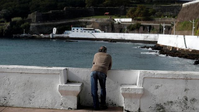 Açores na rota do furacão Lorenzo .