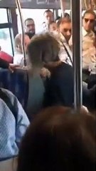 Otobüste bir kadın terör estirdi: Kendisini uyaran adam küfürlerle tekme tokat saldırdı!
