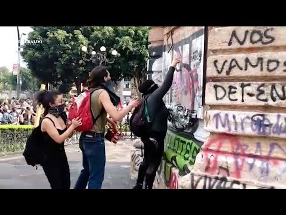 Hasta 25 millones de pesos en pérdidas por destrozos tras marcha de Ayotzinapa