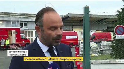 Incendie de l'usine Lubrizol à Rouen : Edouard Philippe évoque des odeurs "gênantes" mais "pas nocives"