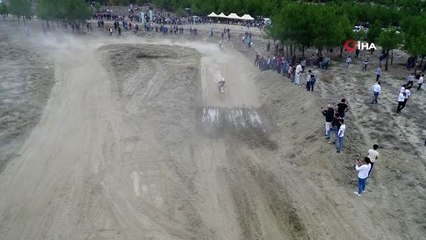 Pirinç festivalinde motokros gösterileri nefesleri kesti