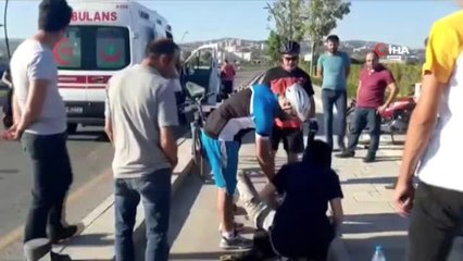 Otomobile arkadan çarpan motosiklet sürücüsü yaralandı