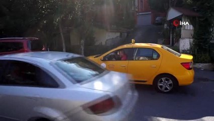 Hem taksici hem de yönetmen...Sokak çocuklarının sesi oluyor