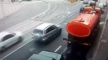 - Şerit Değiştirirken Trafiği Altüst Etti