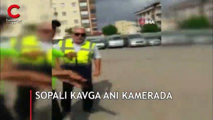 Sopayla saldırdı! Yurttaş kavgayı böyle kaydetti