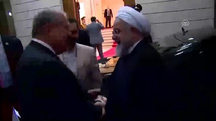 Ruhani ile Sarkisyan ikili ilişkileri görüştü