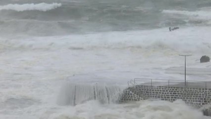 El huracán Lorenzo sacude las Azores