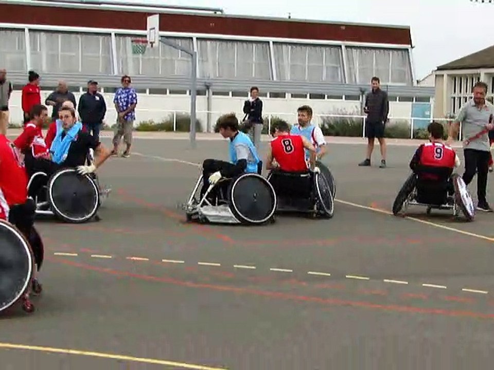 Démonstration de rugby fauteuil à Surgères