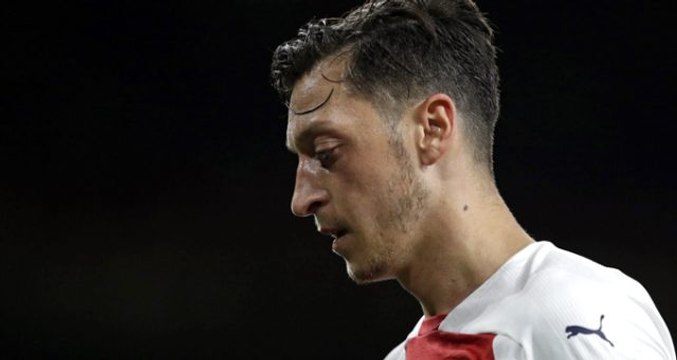 İngiliz basını duyurdu! Mesut Özil, Fenerbahçe forması giyecek