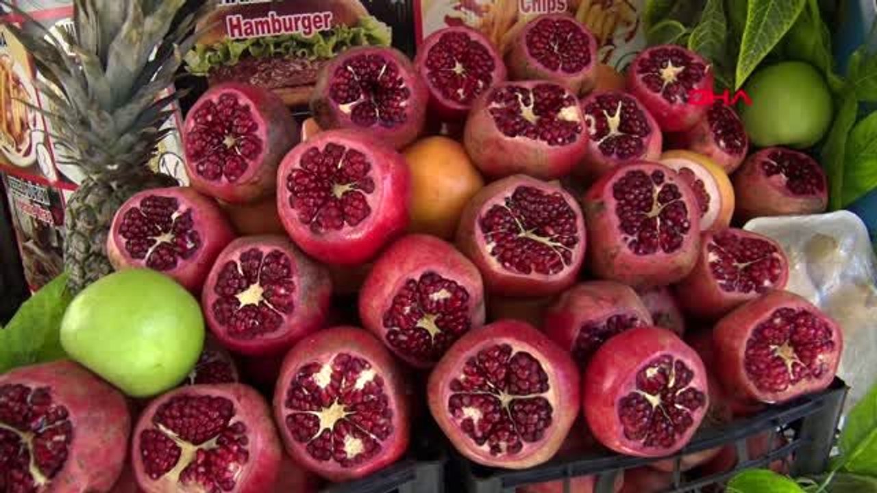 İstanbul yeşil çayın üç katı antioksidan içeriyor: ilaç bitki nar suyu