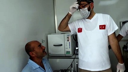 Türk doktorlardan Suriye'de diş sağlığı hizmeti