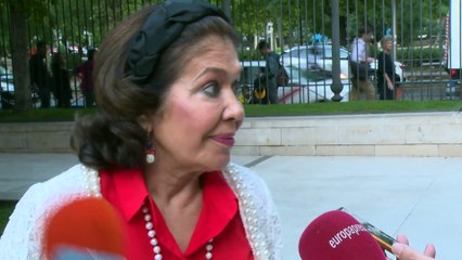 La madre de Elena Tablada se enfrenta a David Bisbal: "sigue dando la lata"