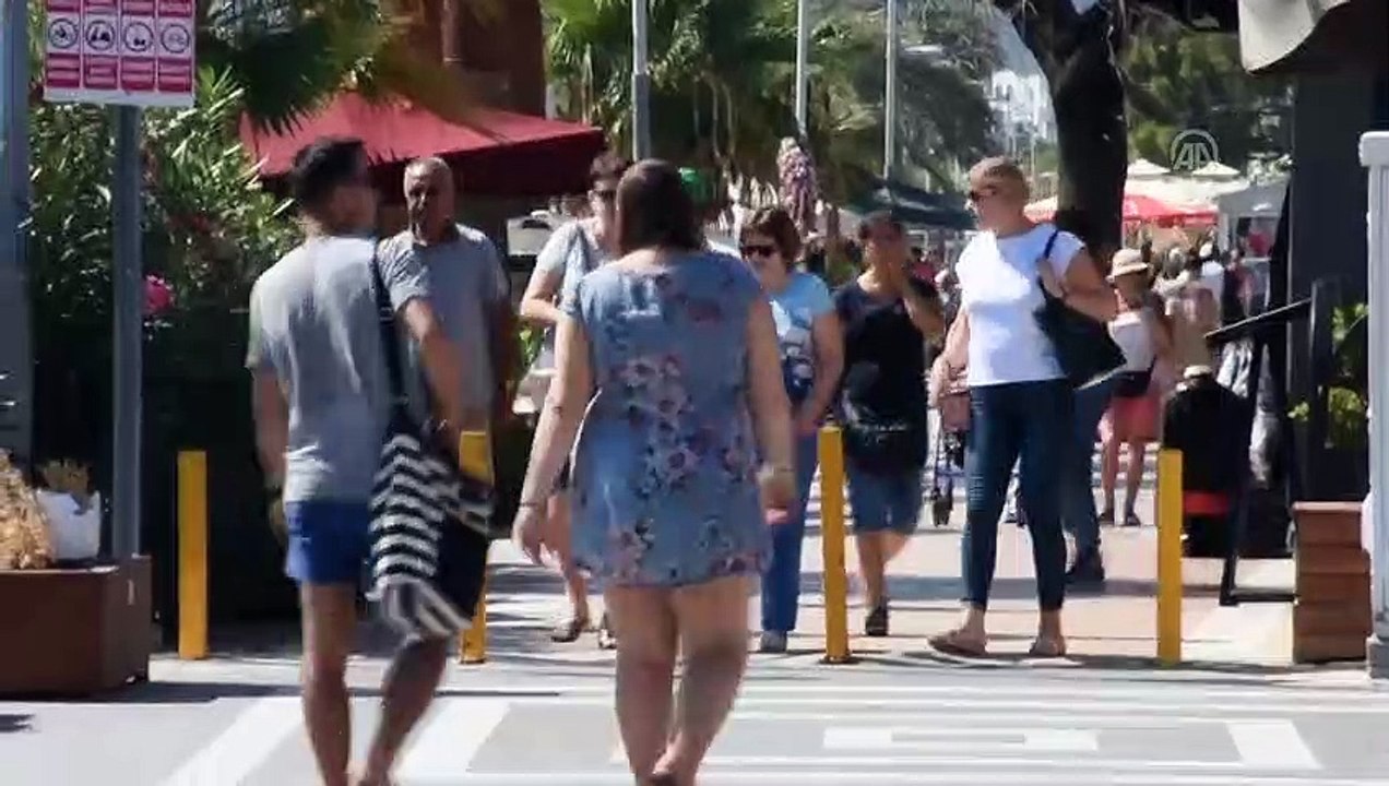 Muğla'da turistlerin deniz keyfi