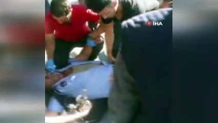 Download Video: Van’da zabıta ile seyyar satıcılar arasında gerginlik: 1 zabıta memuru yaralandı