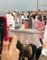 Après s'être incrustée dans le défilé Etam, "Marie s'infiltre" se fait virer du podium Chanel manu militari - VIDEO