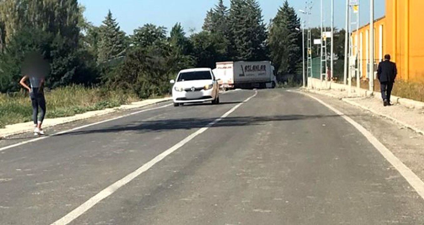 Yol kenarında fuhuş pazarlığı böyle görüntülendi! Cezai işlem uygulandı