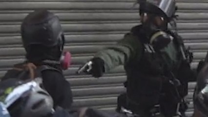 Un herido de bala y decenas de arrestados en el "día de luto" de Hong Kong
