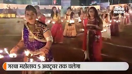 गरबे की थाप पर जमकर नाची गोपियां, गुजराती रंग में दिखे जयपुराइट्स
