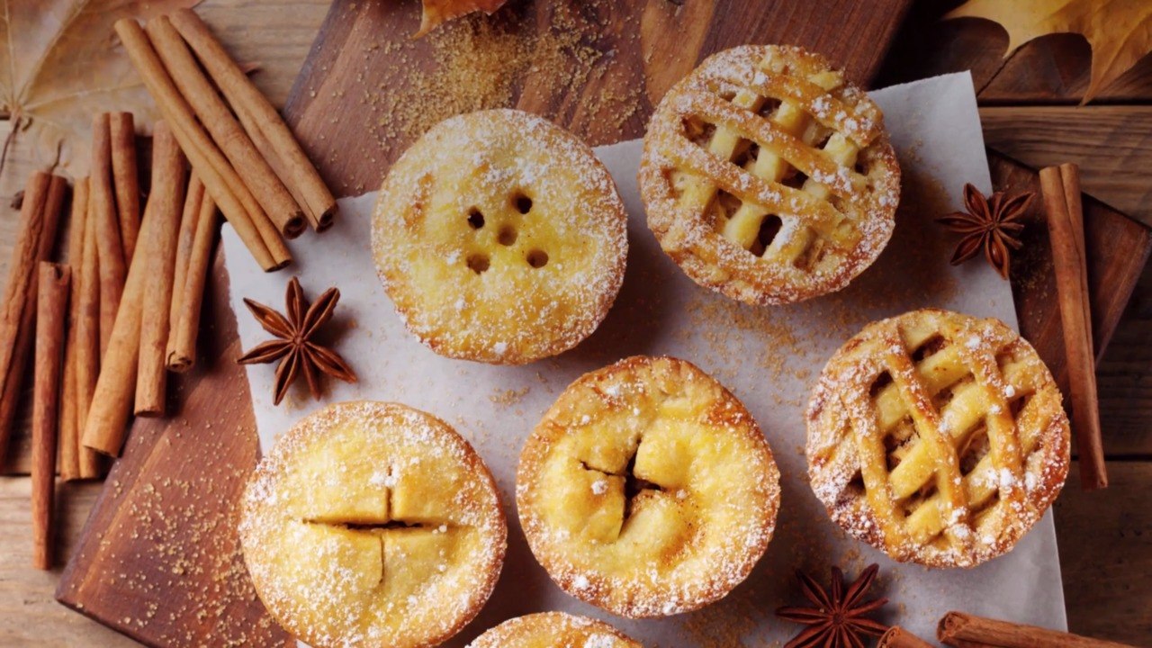 Here's a Bite-Size Thanksgiving Dessert Buffet Everyone Will Love