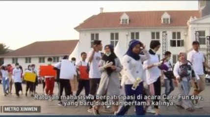 Ratusan Mahasiswa Bersihkan Sampah di Kota Tua
