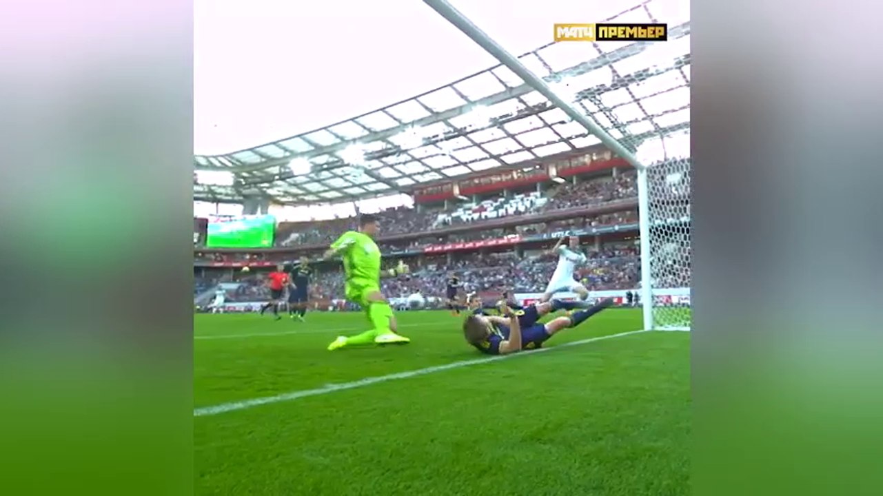 Football - L'incroyable double sauvetage d'Evgeny Tchernov !