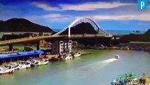 Un pont de 140 mètres s'effondre à Taïwan - VIDEOFRE.com