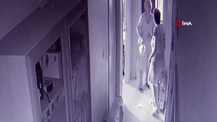 Annesinden şiddet gören yaşlı kadın 3 aydır sokakta yaşıyor.