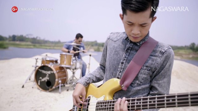 Merpati Band - Hatimu Sekeras Batu (Official Music Video NAGASWARA) #music