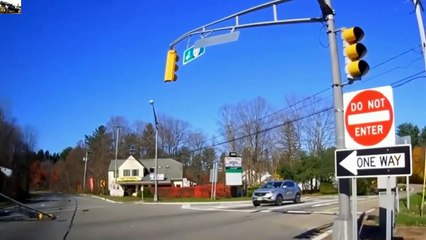 WHY IS NEVER A GOOD IDEA TO RUN A RED LIGHT(1)