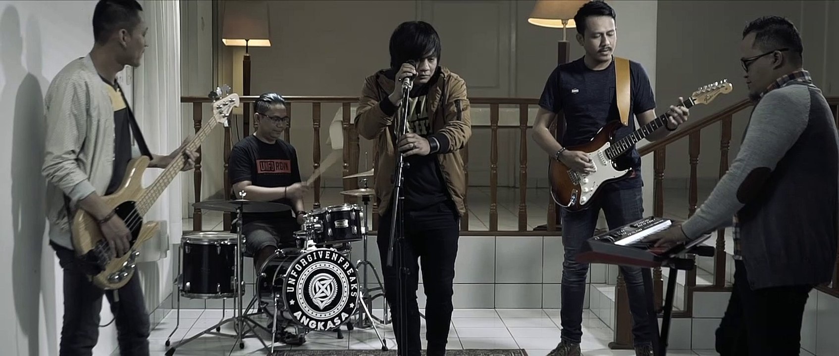 Angkasa - Cinta Dan Sakit Ini (Official Music Video NAGASWARA) #music