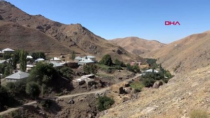 Hakkari telefonla konuşmak için tepeye çıkmak zorundalar