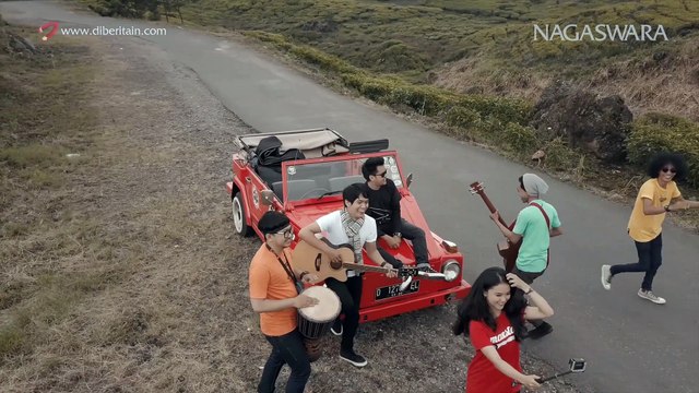 Annandra - Sahabat [Akustik] (Official Music Video NAGASWARA) #musicAnnandra - Sahabat [Akustik] (Official Music Video NAGASWARA) #music