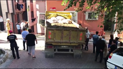 Hafriyat kamyonu eve girdi - İSTANBUL