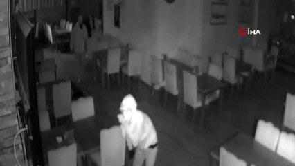 İş yerinden televizyon ve laptop çalan şahıslar kamerada