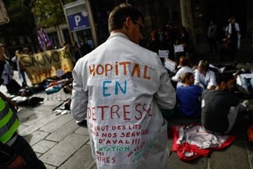 Une centaine de personnalités réclament "un plan d'urgence" pour l'hôpital
