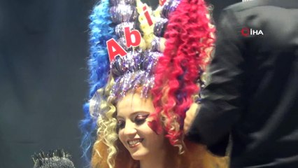 Güneydoğu’da kuaförler şiddet ve istismara saç tasarımları ile dikkat çekti