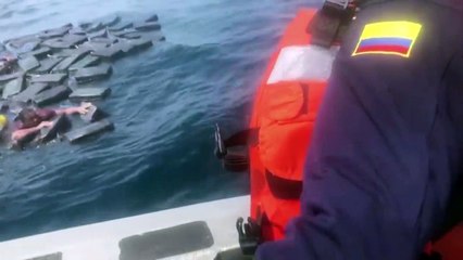 Náufragos sobreviven al usar cargamento de cocaína como flotadores en Pacífico de Colombia
