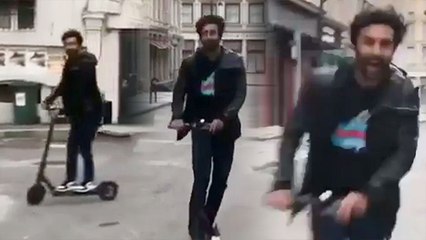 Ranbir Kapoor enjoys scooter ride in New York streets; Check out | FilmiBeat