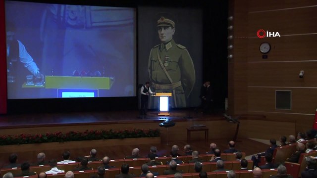 Milli Savunma Bakanı Akar: 'Hazırlıklarımızı yaptık, gerektiğinde kendi göbeğimizi kendimiz keseriz. B planımız da, C planımız da var'