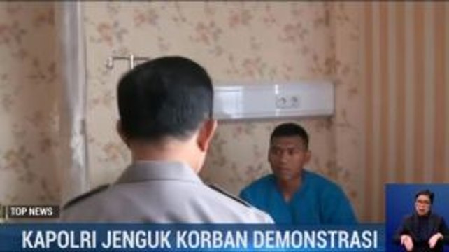 Kapolri Jenguk Polisi Korban Demo Rusuh di DPR
