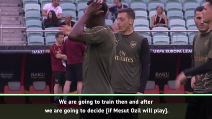 Emery refuses to rule out Ozil loan move