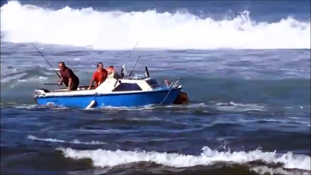 Ce marin prend les vagues de travers et chute de son bateau à capbreton