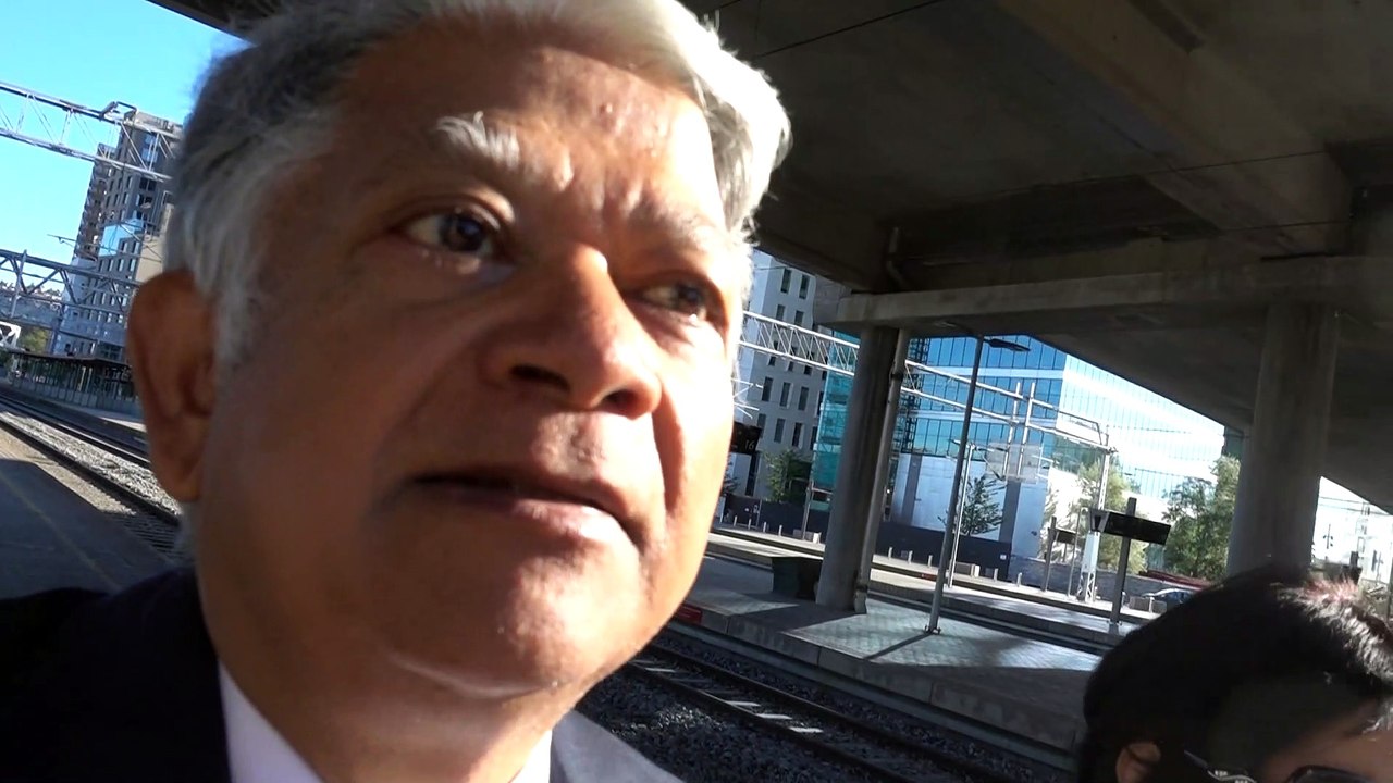 BDMV-113 Aruna & Hari Sharma at Oslo Central Station to enquire Airport Train Sep 22, 2019