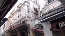 Beyoğlu'nda tarihi bina çökme riski nedeniyle boşaltıldı