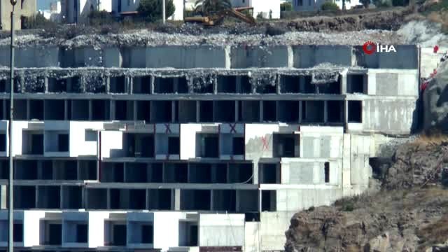 Bodrum'daki kaçak yapıların yıkımı devam ediyor