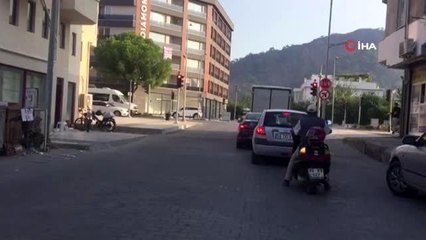 - AFAD: "Akdeniz'de, Muğla'nın Dalaman ilçesi açıklarında, saat 7.44'te 5,0 büyüklüğünde bir deprem...