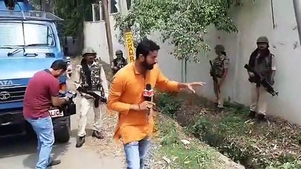 Man enters ex-CM Farooq Abdullahs Jammu home, shot dead