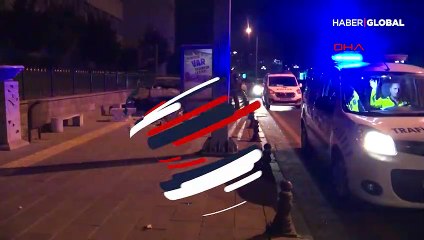 Ankara'da feci kaza! Virajda savrulup reklam panosuna çarptı