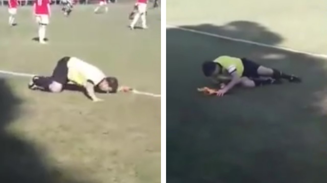 Un arbitre de touche complètement bourré en plein match de foot