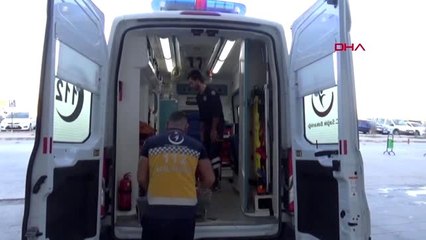 Aksaray lastiği patlayan otomobil, şarampole devrildi 4 yaralı